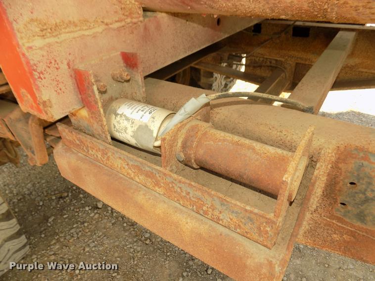 image for item DA3076 1972 International Loadstar 1600 feed truck