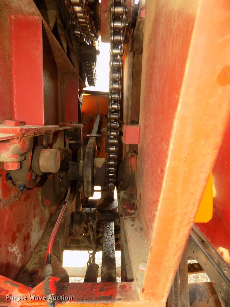 image for item DA3076 1972 International Loadstar 1600 feed truck