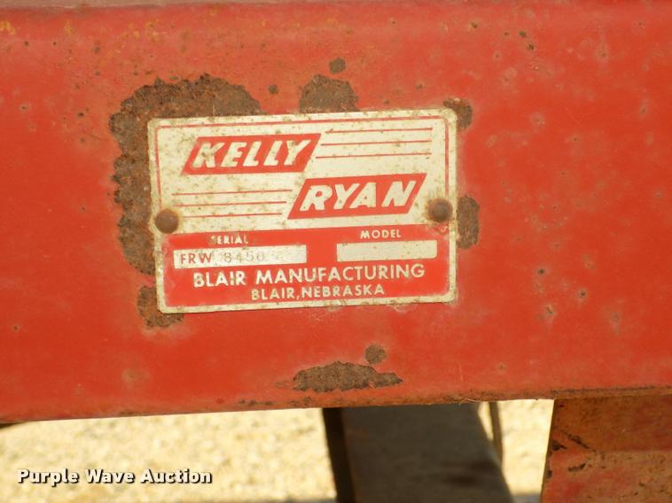 image for item DA3076 1972 International Loadstar 1600 feed truck