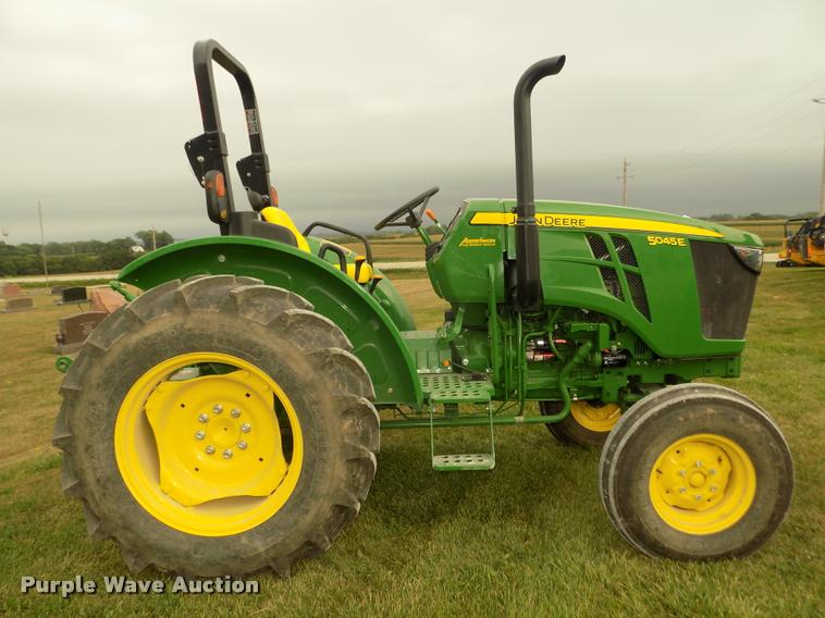 image for item DA3078 2016 John Deere 5045E tractor