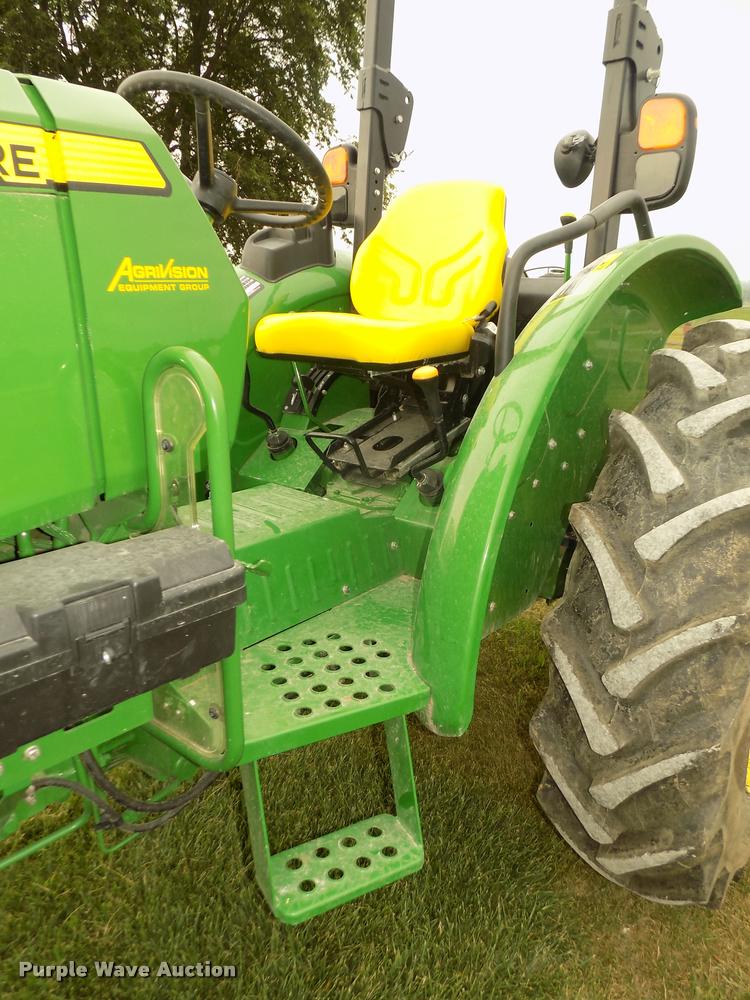 image for item DA3078 2016 John Deere 5045E tractor