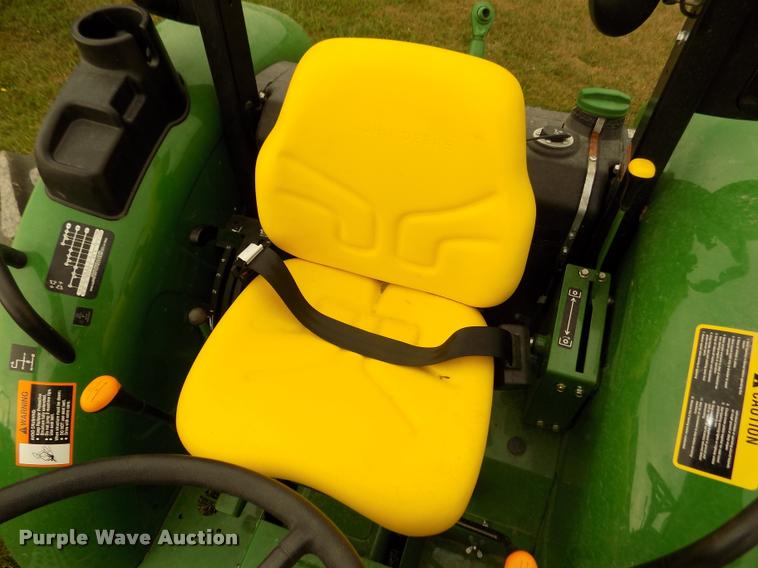 image for item DA3078 2016 John Deere 5045E tractor