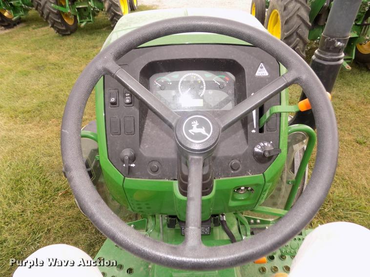 image for item DA3078 2016 John Deere 5045E tractor