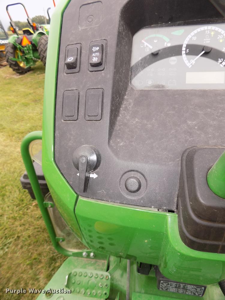 image for item DA3078 2016 John Deere 5045E tractor
