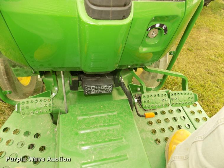 image for item DA3078 2016 John Deere 5045E tractor