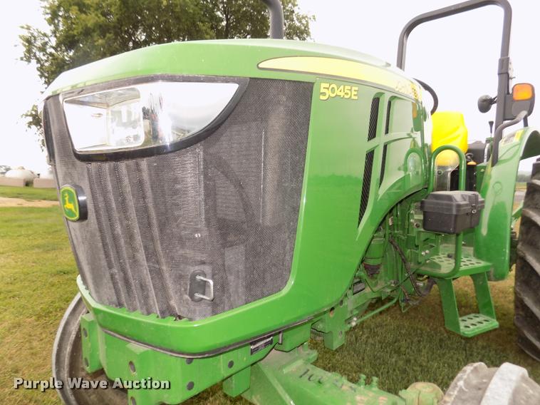 image for item DA3078 2016 John Deere 5045E tractor