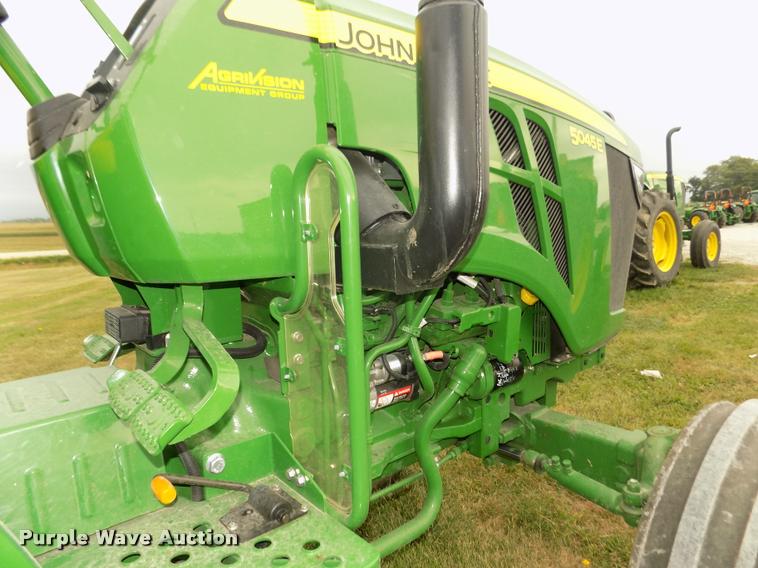 image for item DA3078 2016 John Deere 5045E tractor