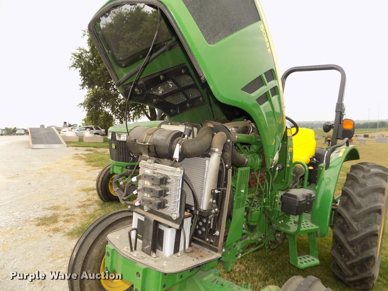image for item DA3078 2016 John Deere 5045E tractor