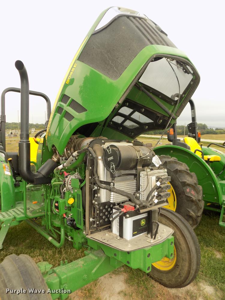 image for item DA3078 2016 John Deere 5045E tractor