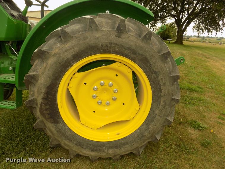 image for item DA3078 2016 John Deere 5045E tractor