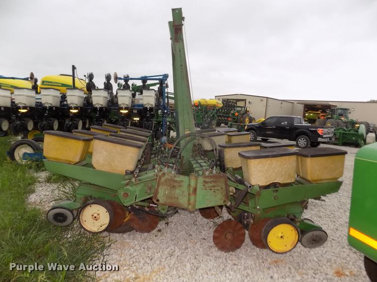 image for item DA3081 John Deere 7000 planter