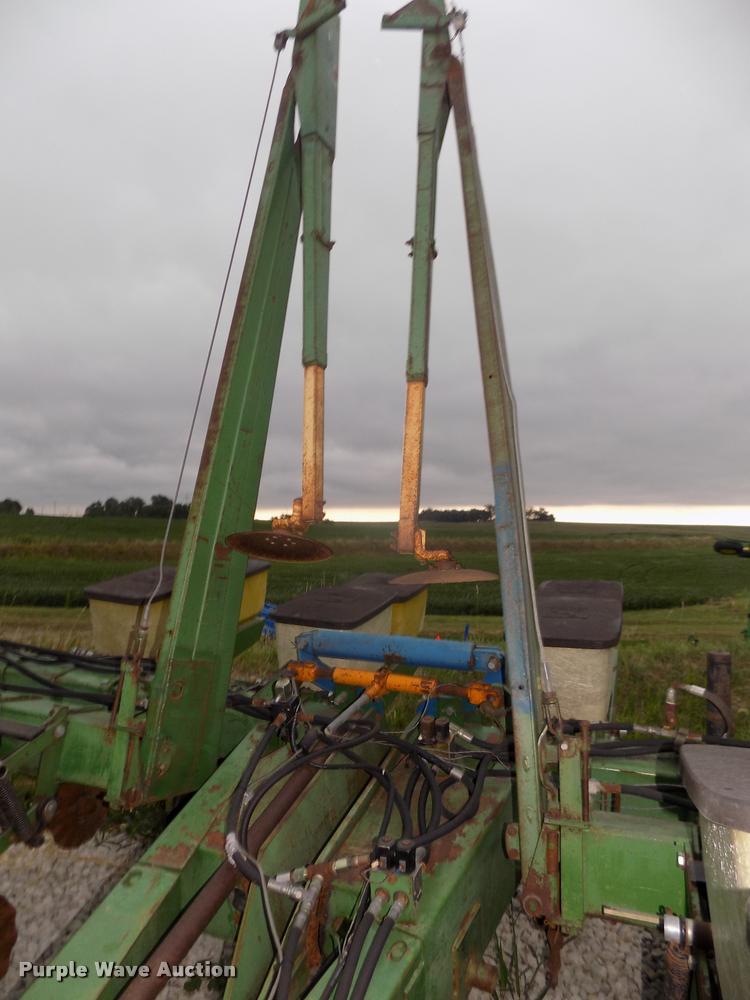 image for item DA3081 John Deere 7000 planter