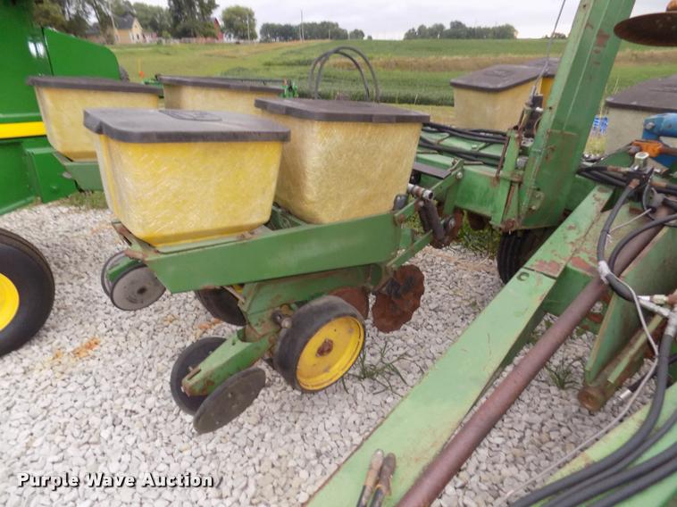 image for item DA3081 John Deere 7000 planter