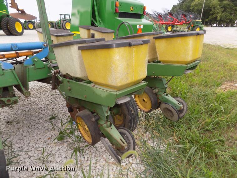 image for item DA3081 John Deere 7000 planter