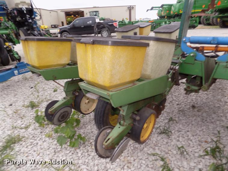 image for item DA3081 John Deere 7000 planter