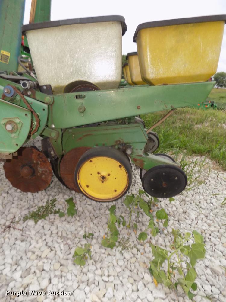 image for item DA3081 John Deere 7000 planter