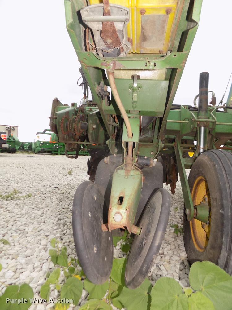 image for item DA3081 John Deere 7000 planter