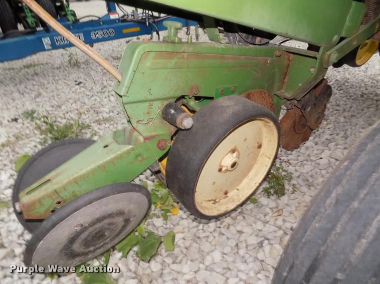 image for item DA3081 John Deere 7000 planter