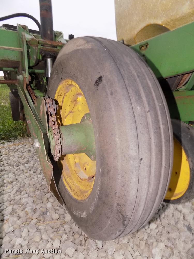 image for item DA3081 John Deere 7000 planter
