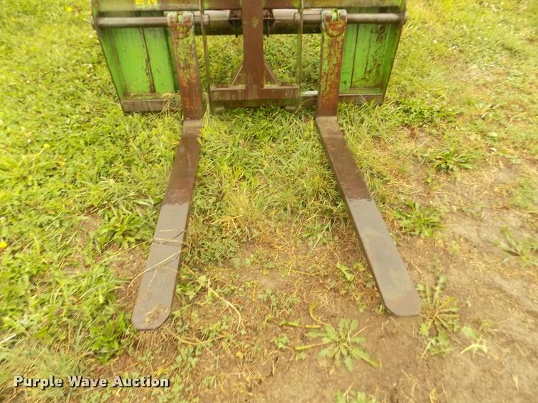 image for item DA3082 John Deere 48 loader with forklift/boom attachment