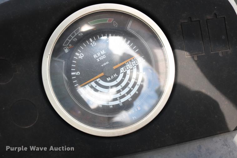 image for item DA6841 1984 John Deere 2150 tractor