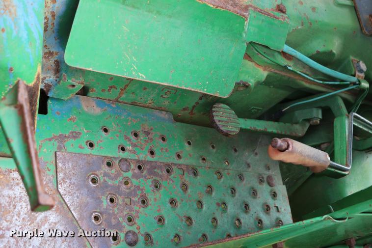 image for item DA6841 1984 John Deere 2150 tractor