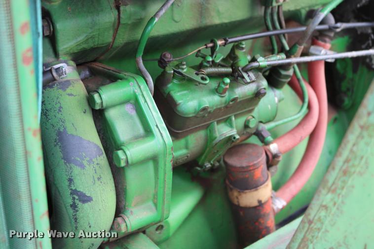 image for item DA6841 1984 John Deere 2150 tractor