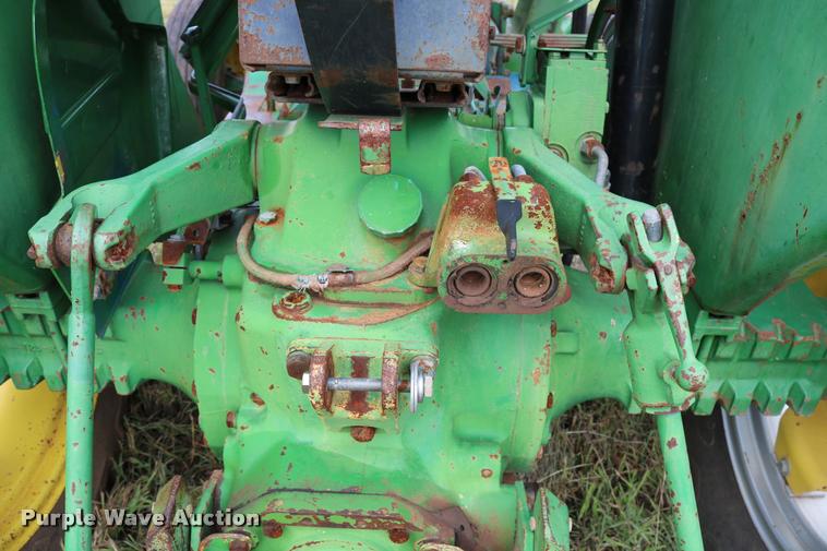 image for item DA6841 1984 John Deere 2150 tractor