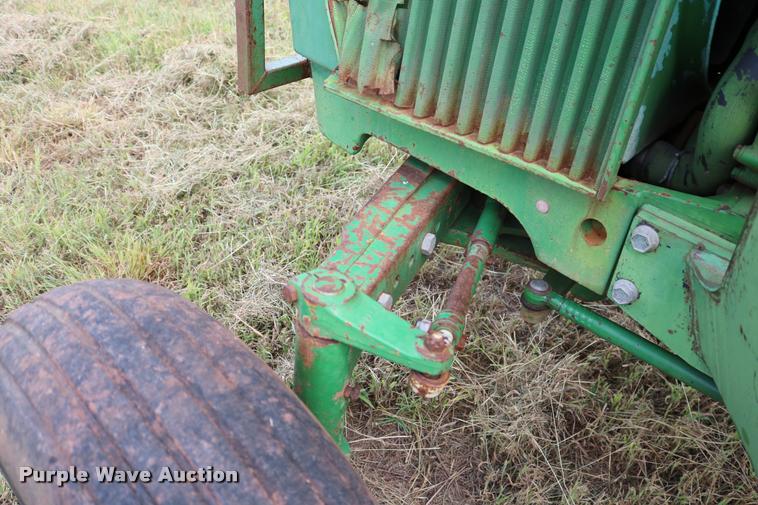 image for item DA6841 1984 John Deere 2150 tractor