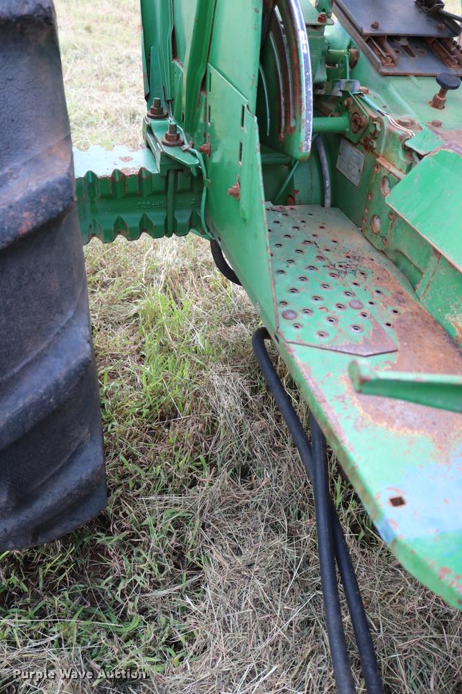 image for item DA6841 1984 John Deere 2150 tractor