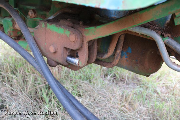 image for item DA6841 1984 John Deere 2150 tractor