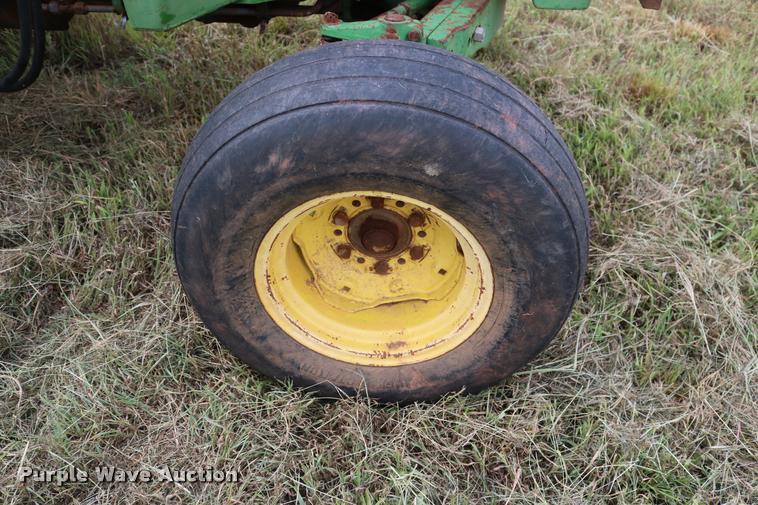 image for item DA6841 1984 John Deere 2150 tractor