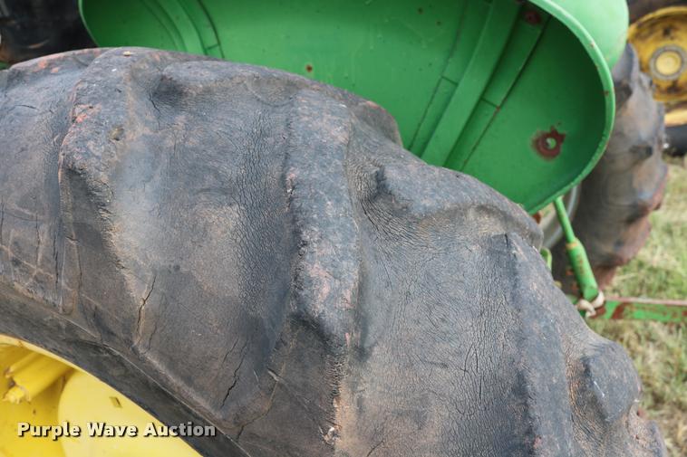 image for item DA6841 1984 John Deere 2150 tractor