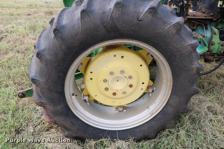 image for item DA6841 1984 John Deere 2150 tractor