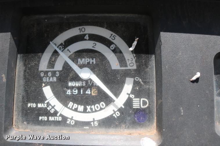 image for item DA6843 1985 John Deere 1450 tractor