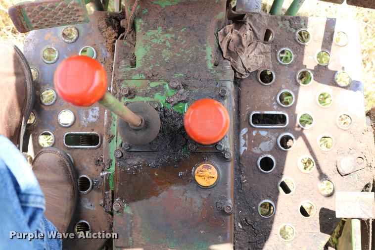 image for item DA6843 1985 John Deere 1450 tractor