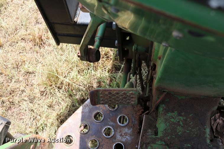 image for item DA6843 1985 John Deere 1450 tractor