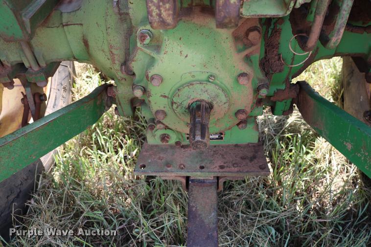 image for item DA6843 1985 John Deere 1450 tractor