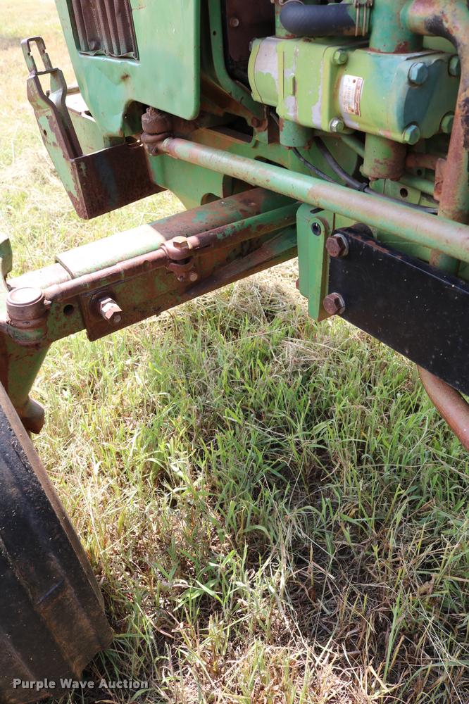 image for item DA6843 1985 John Deere 1450 tractor