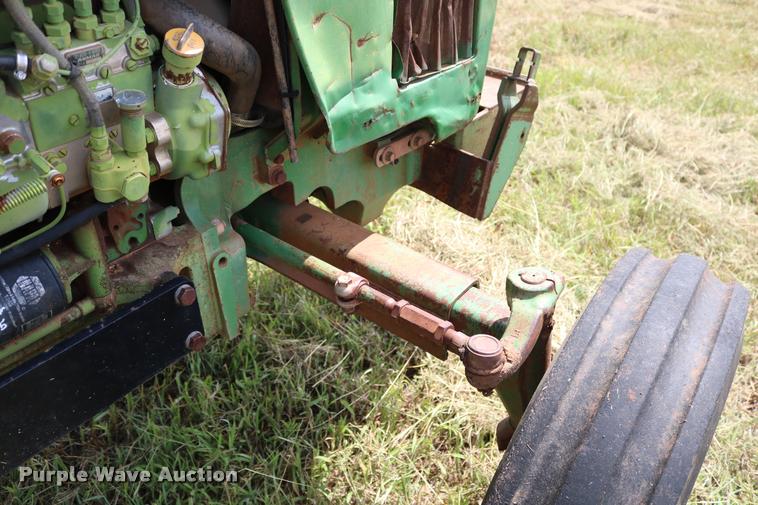 image for item DA6843 1985 John Deere 1450 tractor