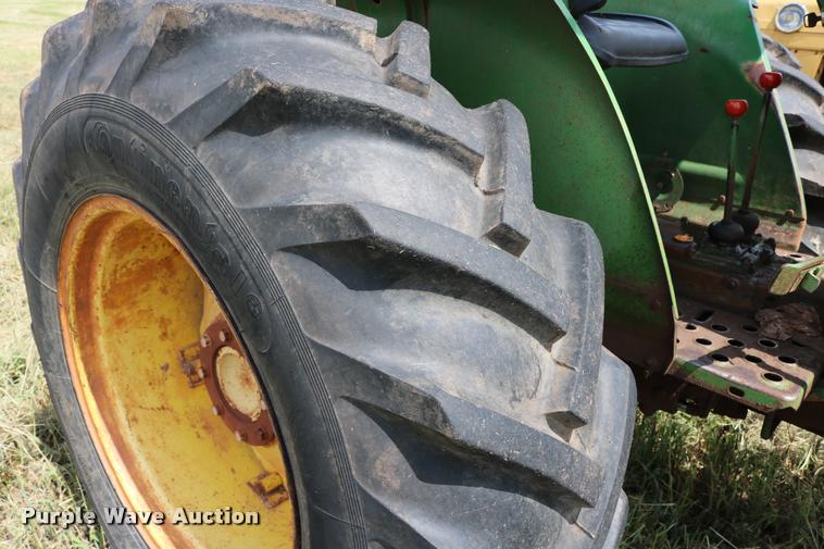 image for item DA6843 1985 John Deere 1450 tractor