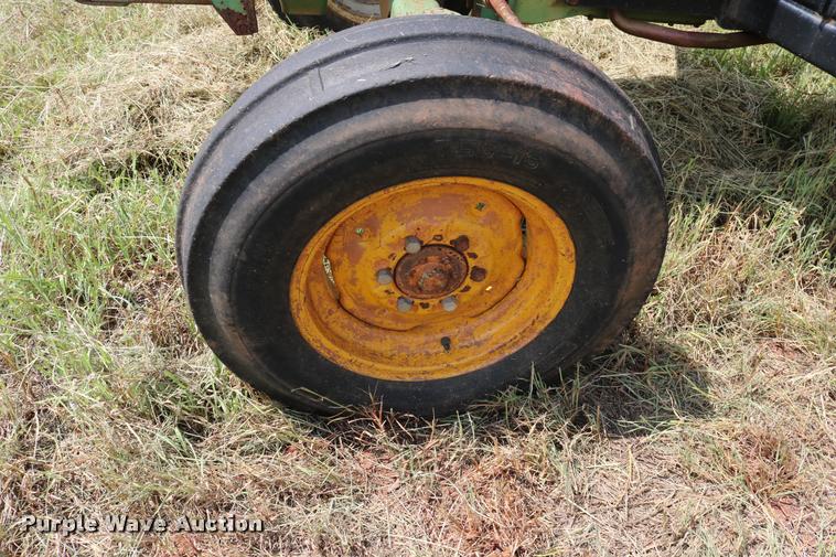 image for item DA6843 1985 John Deere 1450 tractor