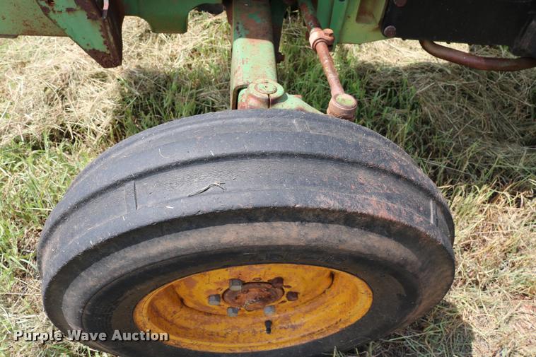 image for item DA6843 1985 John Deere 1450 tractor