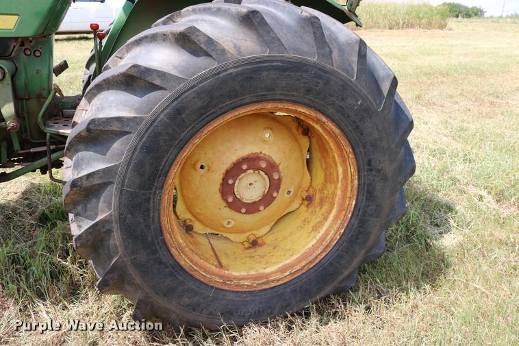 image for item DA6843 1985 John Deere 1450 tractor