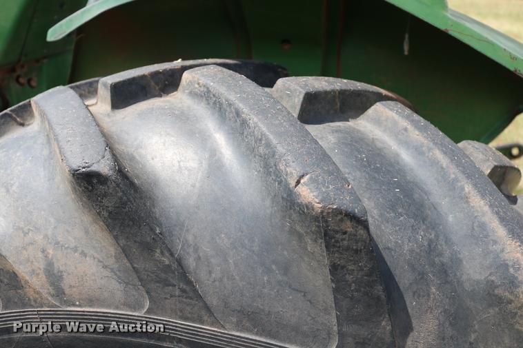 image for item DA6843 1985 John Deere 1450 tractor