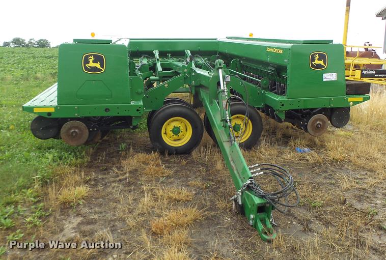 image for item DB1366 2013 John Deere 455 grain drill
