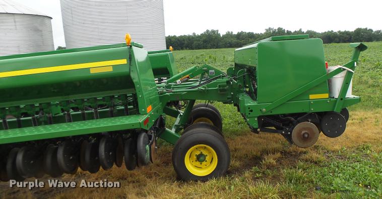 image for item DB1366 2013 John Deere 455 grain drill