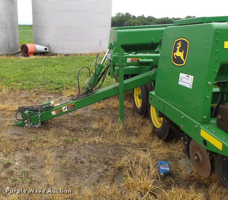 image for item DB1366 2013 John Deere 455 grain drill