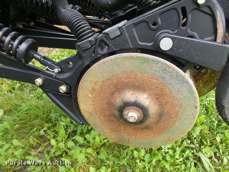 image for item DB1366 2013 John Deere 455 grain drill