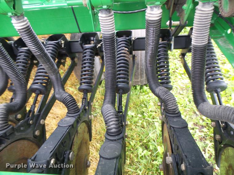 image for item DB1366 2013 John Deere 455 grain drill